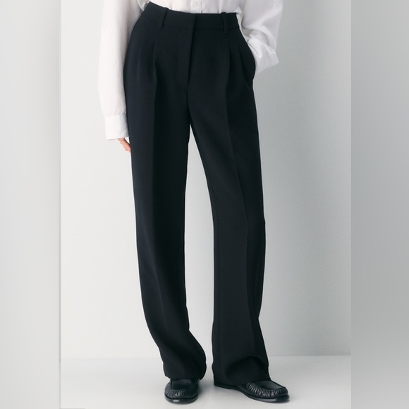 Aritzia Classic Black Women's Trousers - Picture 1 of 8